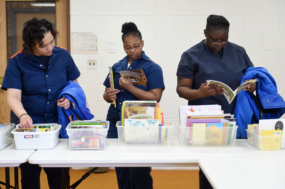 mothers selecting books